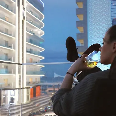 Luxury By The Sea Apartman *